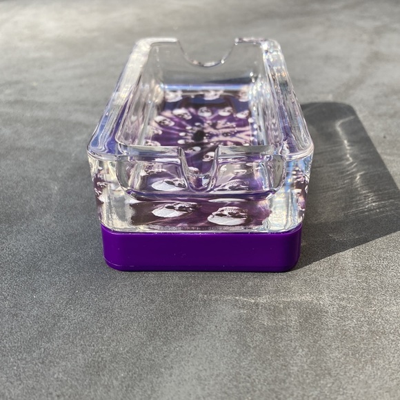 ⚜️Psychedelic Skull Head Swirl Light Up Glass Ash Tray w/Purple Base! NWT! - Picture 6 of 6